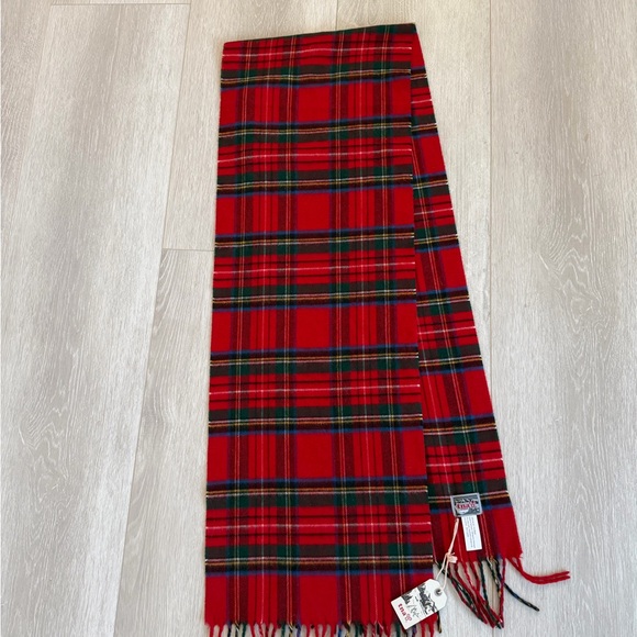 TNA NWT red tartan plaid scarf with fringe. Iconic ARTITZIA accessory for Winter - Picture 12 of 12